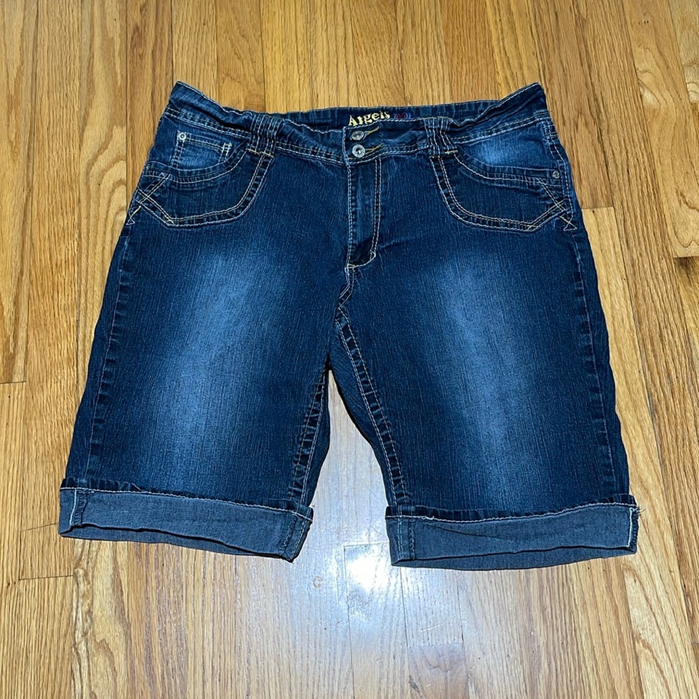 EUC Angels Jeans Bermudas Shorts Size 20